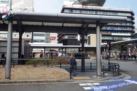 京都駅前のバス乗り場